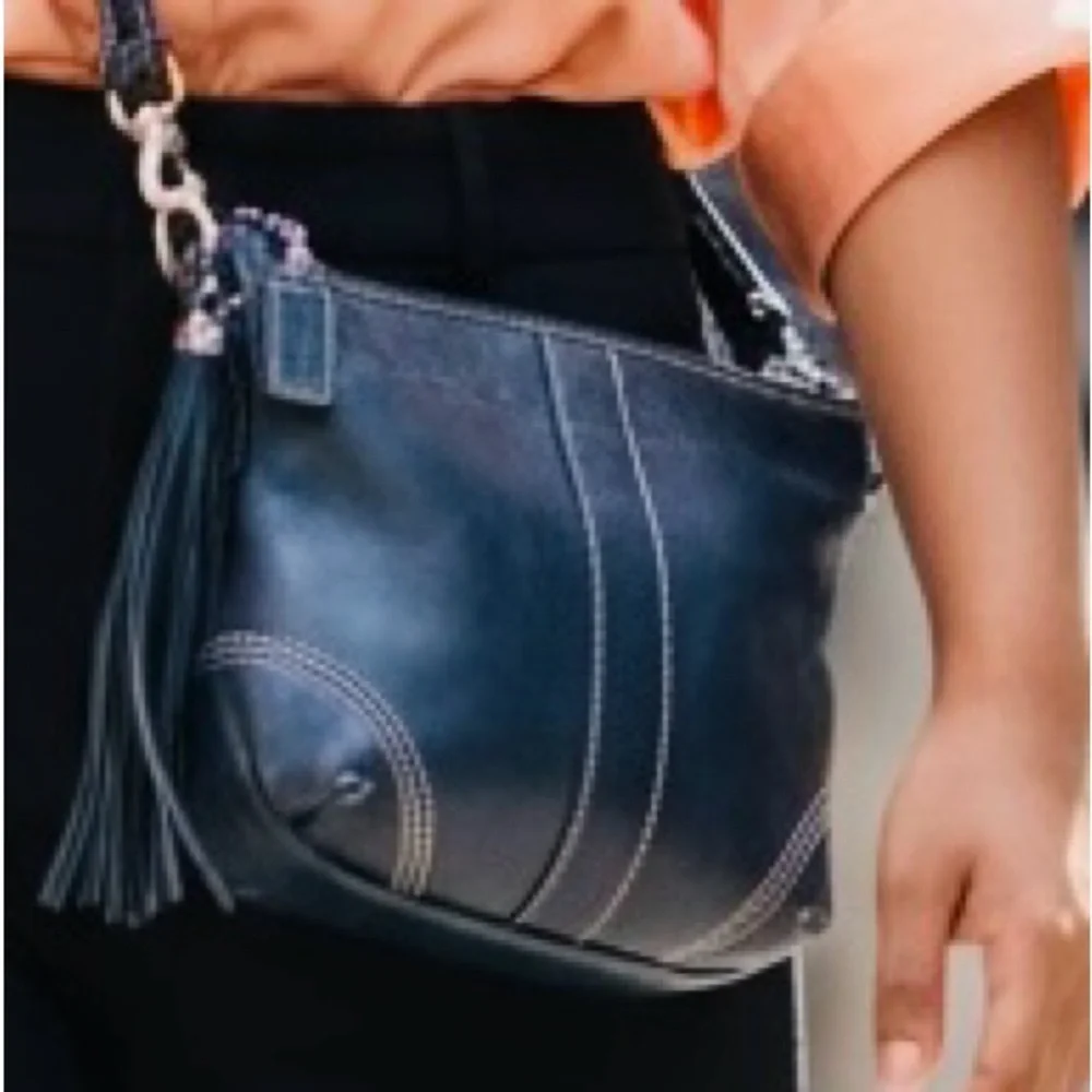 COACH Soho Black Leather Swingpack Small Crossbody Bag, EUC